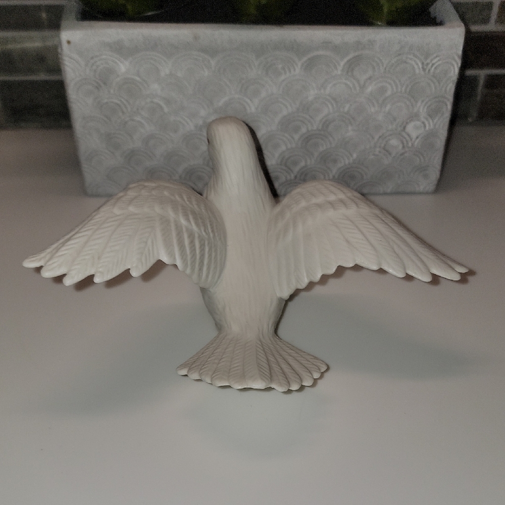 Vintage HOMCO Pair of White Porcelain Dove Love Birds Figurines #8856 - Picture 5 of 9